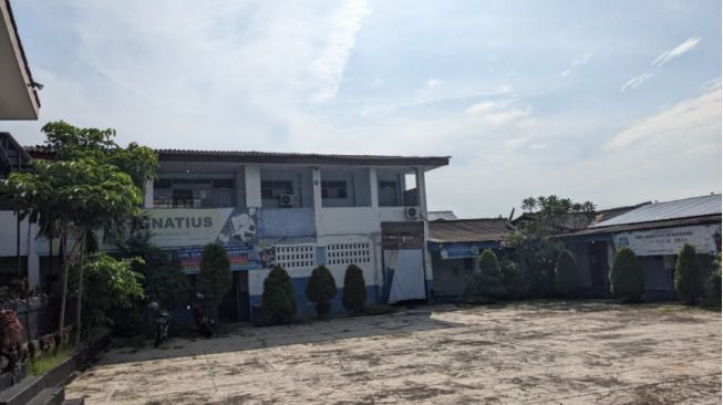 SMK Ignatius dan SMP Bellarminus